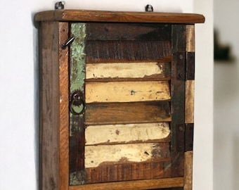 Reclaimed Wood Key Holder Cupboard: Rustic Farmhouse Wall Decor