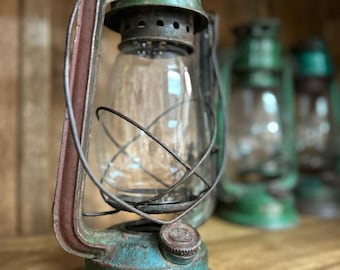 Vintage Hurricane Lantern: Rustic Farmhouse Oil Lamp Decor