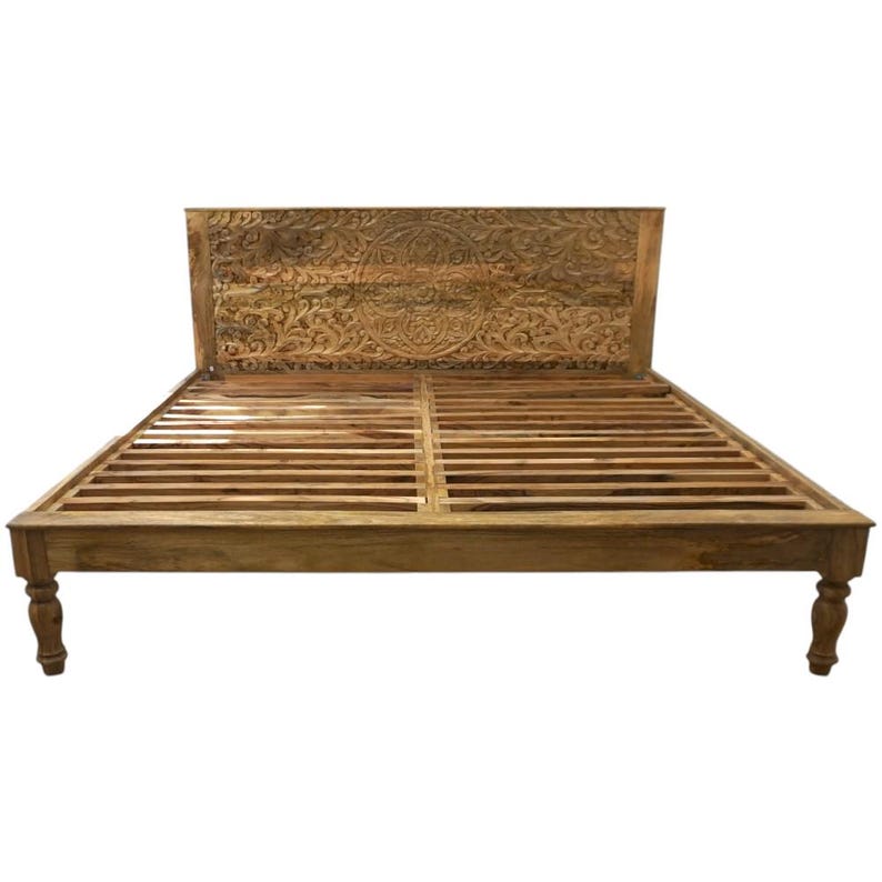 Hand-Carved Mandala King Bed Frame: Solid Mango Wood Platform bild 3
