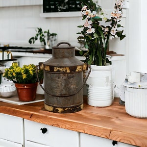 Vintage Metal Milk Churn: Rustic Farmhouse Kitchen Decor (15x30&quot; Round)