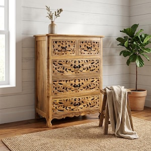 Hand-carved 5-Drawer Dresser in Natural Wood afbeelding 12