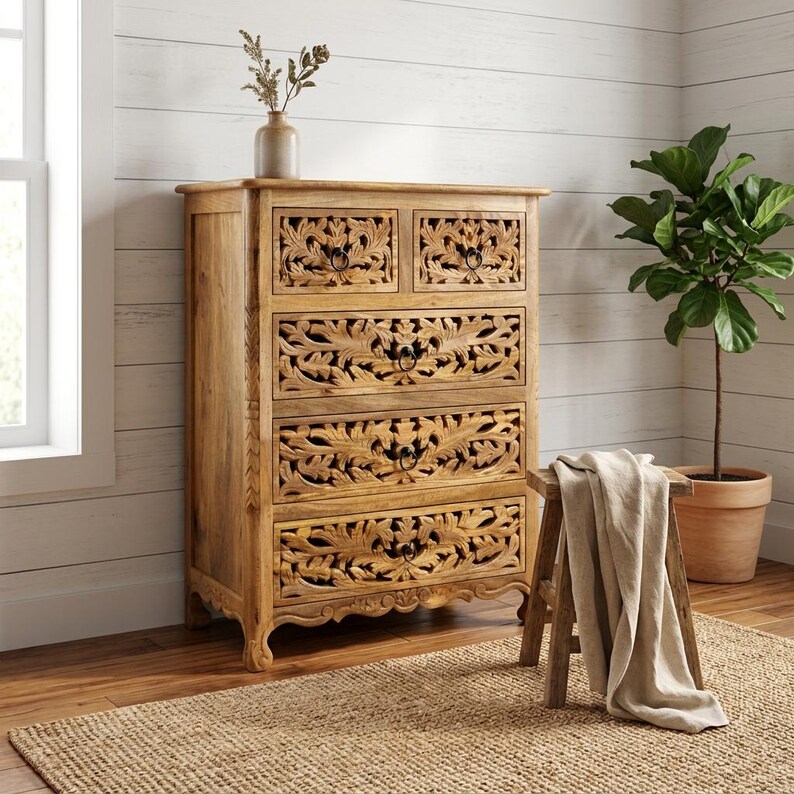Hand-carved 5-Drawer Dresser in Natural Wood afbeelding 12