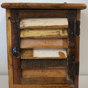 NEW Rustic Reclaimed Wood Farmhouse Hanging Key Cupboard Wall Decor Key ...