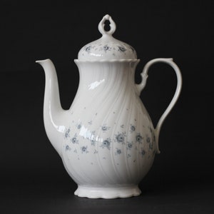 Vintage porcelain coffeepot Seltmann Weiden Regina Rosenkante blue