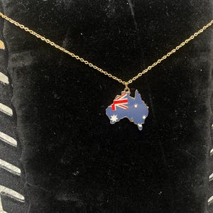 Aussie Map-ketting – 18 kt vergulde hanger met vlag of effen gouden ontwerp (ketting van 45 cm)