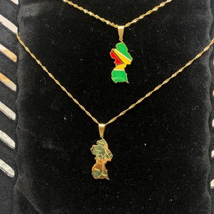 Collier carte de la Guyane - Pendentif en or ou motif drapeau en émail, plaqué or 18 carats