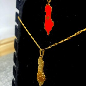 Collar con Mapa de Albaina – Colgante bañado en oro de 18 quilates con diseño de bandera o en oro liso (cadena de 45 cm)
