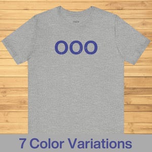 Camiseta divertida con letras desgastadas OOO, ideal para teletrabajar, con jerga de oficina, informal, unisex, regalo con humor empresarial.