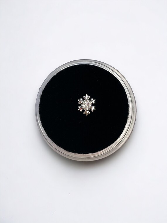Silver Single Diamond Snowflake Tooth Gem