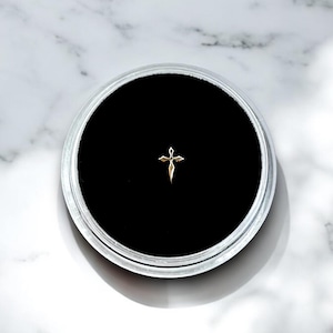 Solid 18k Gold Pointed Cross Tooth Gem Charm