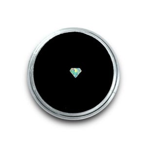 Opalowy diamentowy ząb