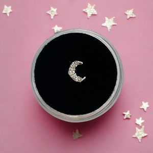 Silver Multi-Diamond Moon Tooth Gem