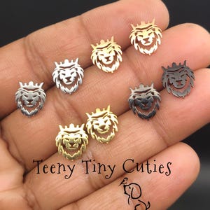 Leo Lion Stainless Steel Stud Earrings Pair: Unisex, Push Backs, in Gold, Silver, Rose Gold & Black.