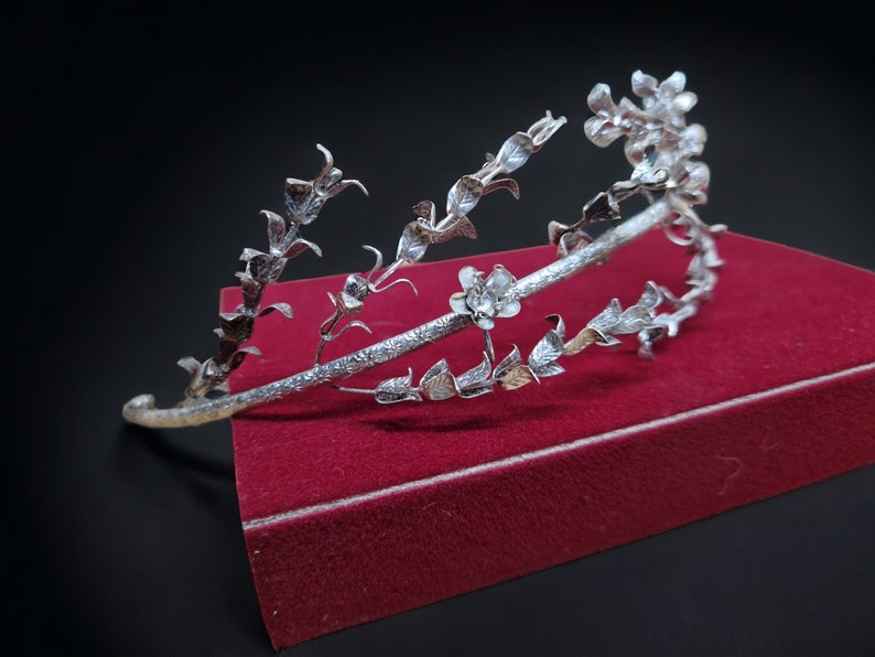 Vintage Tiara Brautkrone DDR Diadem Haarreif mit Stecksträußchen Myrthe Pflanzen Boho Mid Century Bild 6