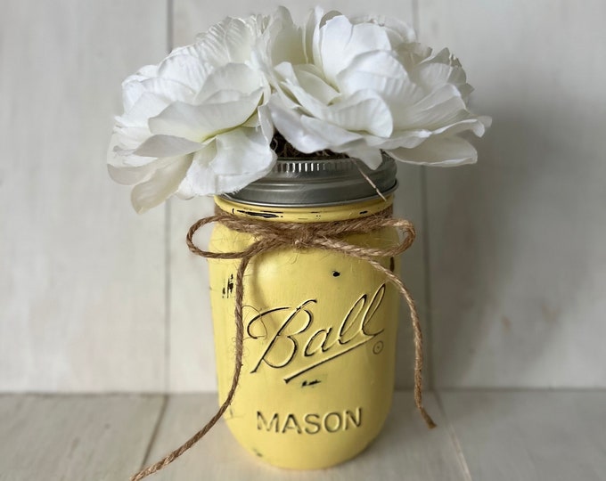 Painted Mason Jar with Ranunculus Flower, Mason Jar Centerpiece, Yellow, Rustic Farmhouse Décor, Home Décor, Mason Jar, Wedding Centerpiece