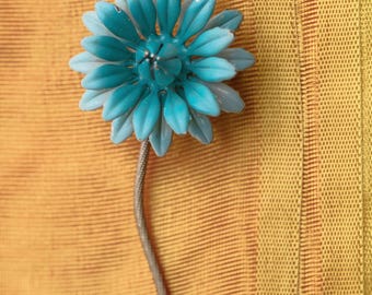 Broche vintage de flor esmaltada en turquesa, mediados de siglo