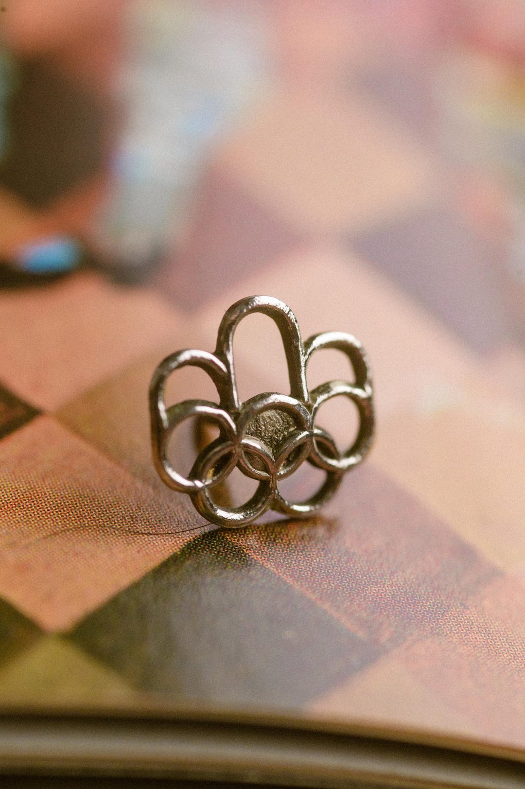 Vintage 1976 Montreal Olympics Lapel Pin – Openwork Logo - Etsy