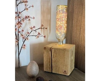 Modern Rustikale Altholz Balken Stehlampe mit Glasflasche und Lichterkette geölt / natur Upcycling MITTEL