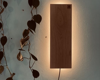 Modern Rustikale Massivholz Wandlampe mit 230V LED-Lichtleiste, Ambiente Beleuchtung, Indirekte Beleuchtung