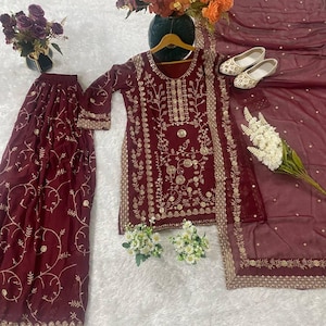 Embroidered maroon salwar suit for wedding, designer salwar kameez for women,Punjabi three piece suit,ready to wear plus size Pakistani suit
