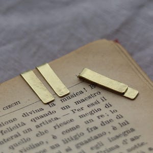 Small Hammered Brass Bookmark, Minimalist Bookmark, Gold Bookmark, Reader Gift, Reading Accessory