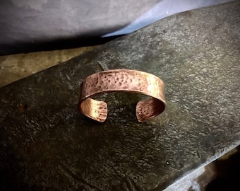 Handmade bracelet, pure copper, hammered wide (18mm)