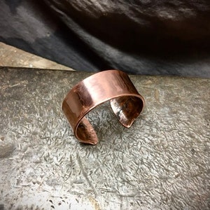 Bracelet magnétique ciselé en cuivre et laiton