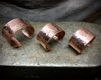 Handcrafted bracelet, pure copper, hammered, very large cuff (33mm)