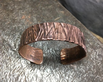 Handcrafted pure copper bracelet, strong hammering, medium width