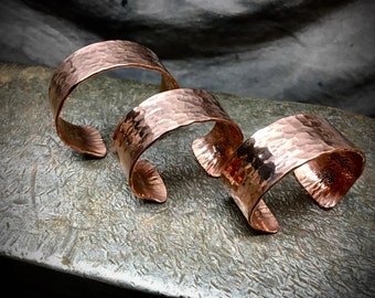 Handcrafted bracelet, pure copper, hammered, cuff (27mm)