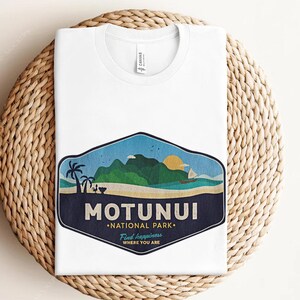 Camiseta de la película Moana de Disney, Camiseta del Parque Nacional Motunui de Disney Moana: Encuentra la felicidad donde estás, Camiseta a juego para la familia en Disneyland imagen 4
