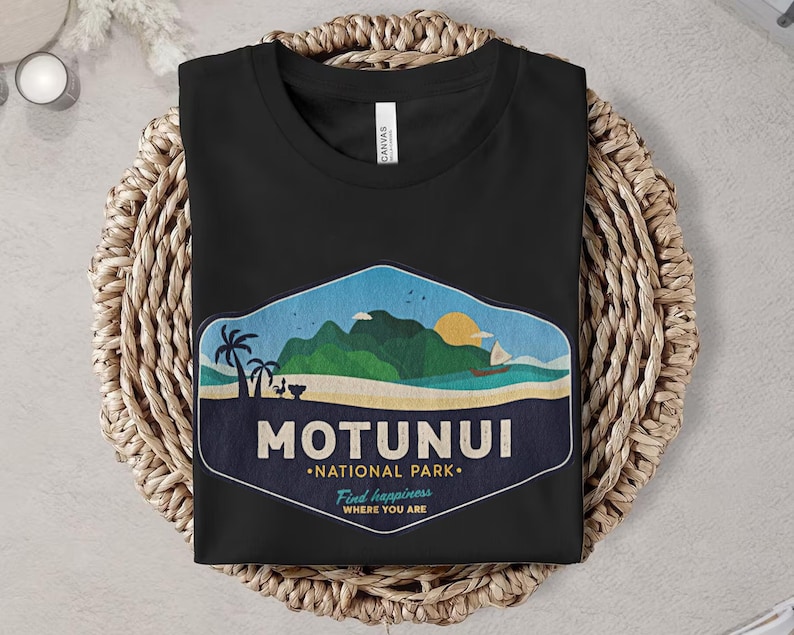 Camiseta de la película Moana de Disney, Camiseta del Parque Nacional Motunui de Disney Moana: Encuentra la felicidad donde estás, Camiseta a juego para la familia en Disneyland imagen 1