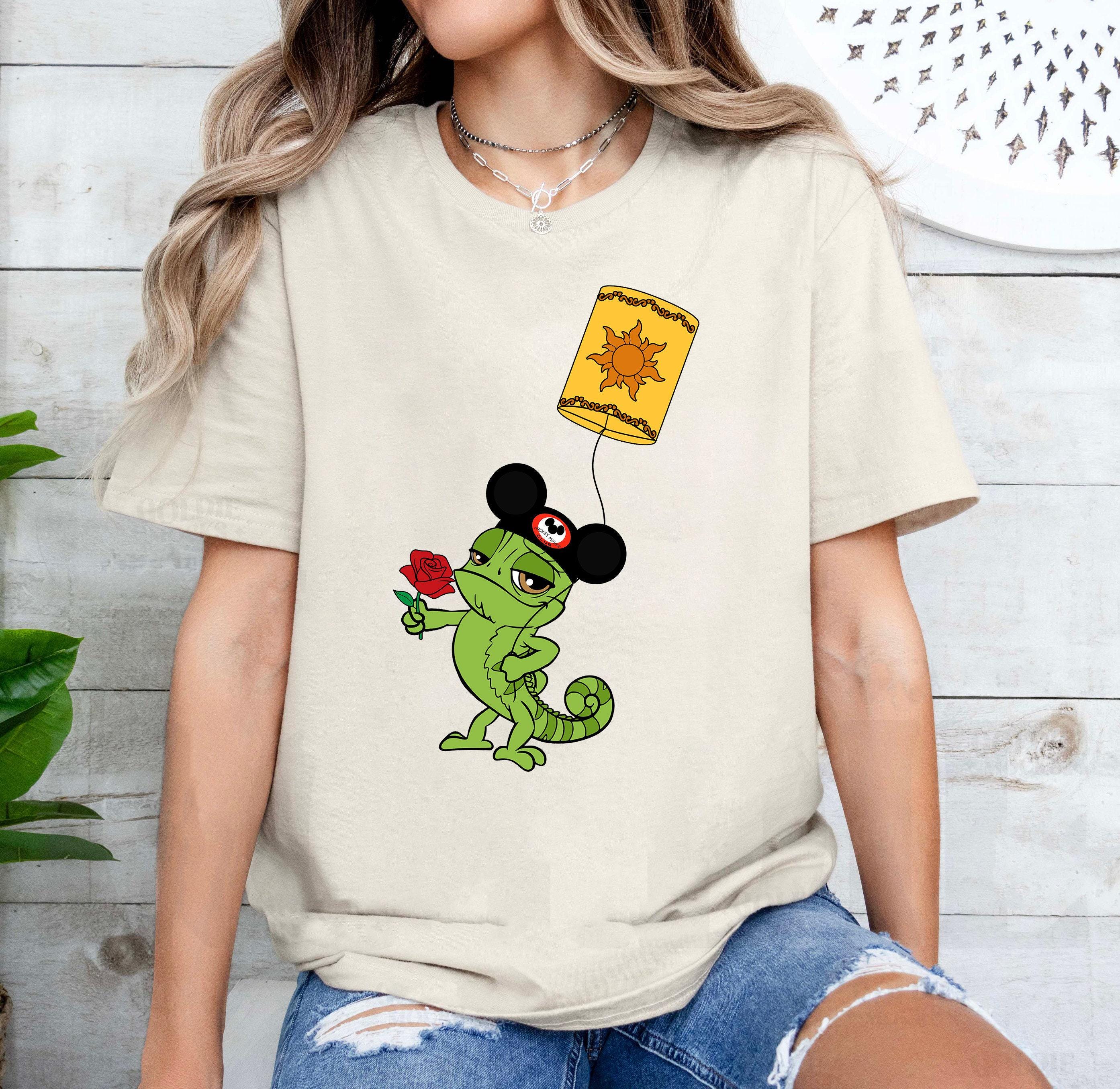 ディズニーの塔の上のラプンツェルのパスカルとディズニーの帽子とバラ 