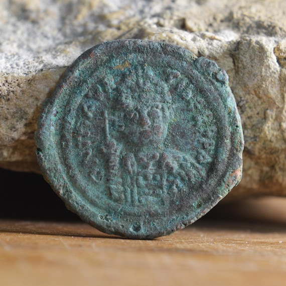 Byzantine Empire Æ Follis - Maurice Tiberius, Mint Constantinople Bronze Coin