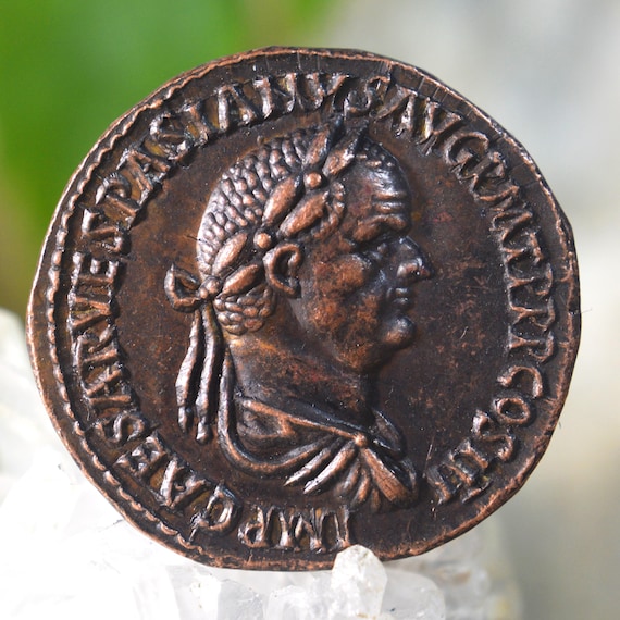 Roman Æ Sestertius of Vespasian Honos Virtus, Titus Flavius Caesar Vespasianus Augustus Bronze Coin