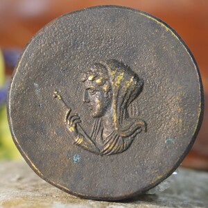Niketerion (Victory Medallion) with Head of Olympias, the mother of Alexander the Great
