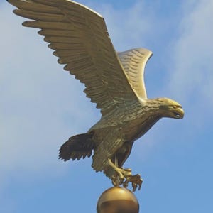 XXL Gold Flagpole Bald Eagle Topper
