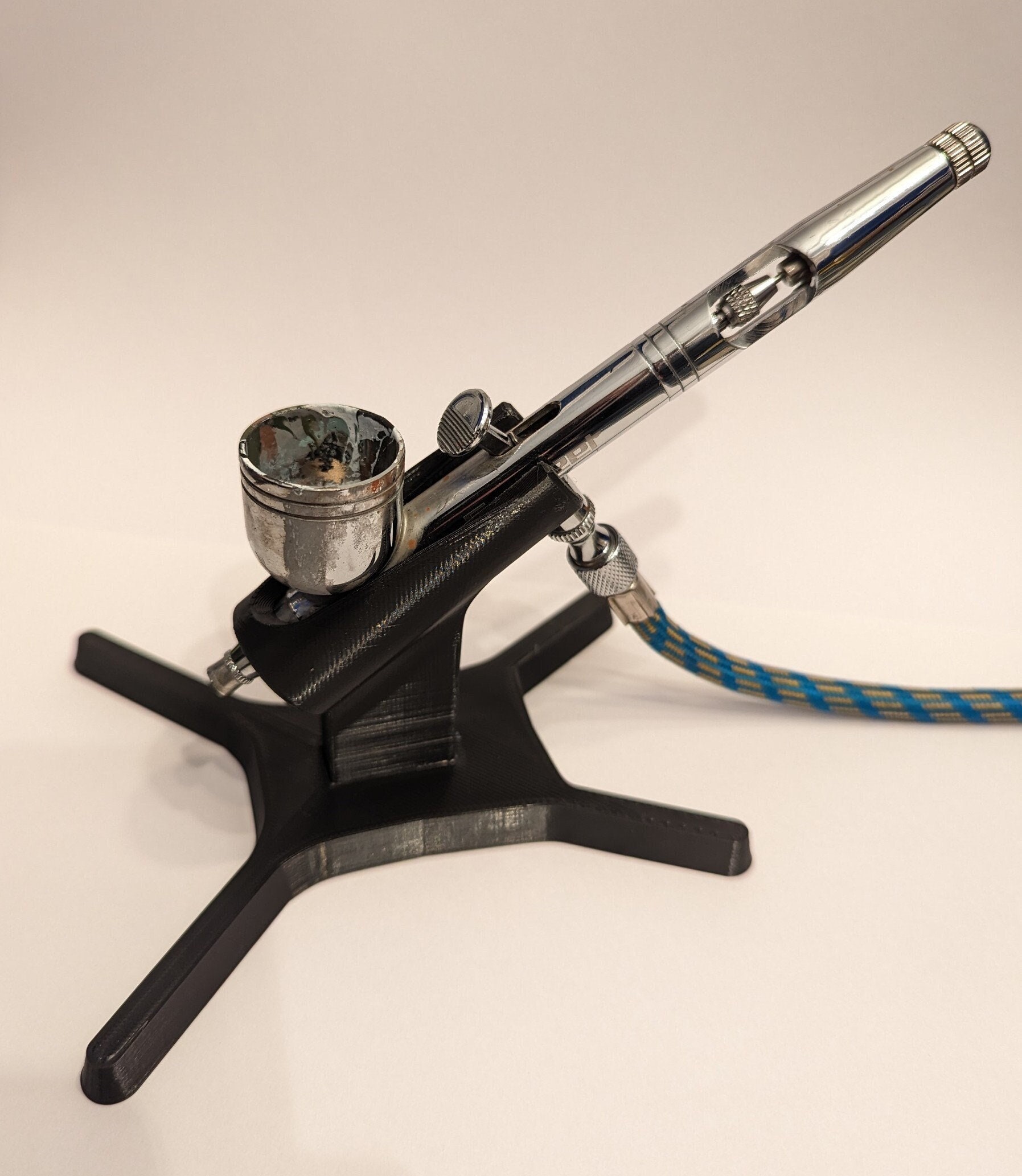 Airbrush Stand With Integrated Tool Rack Adjustable Clamp For Secure Attachment