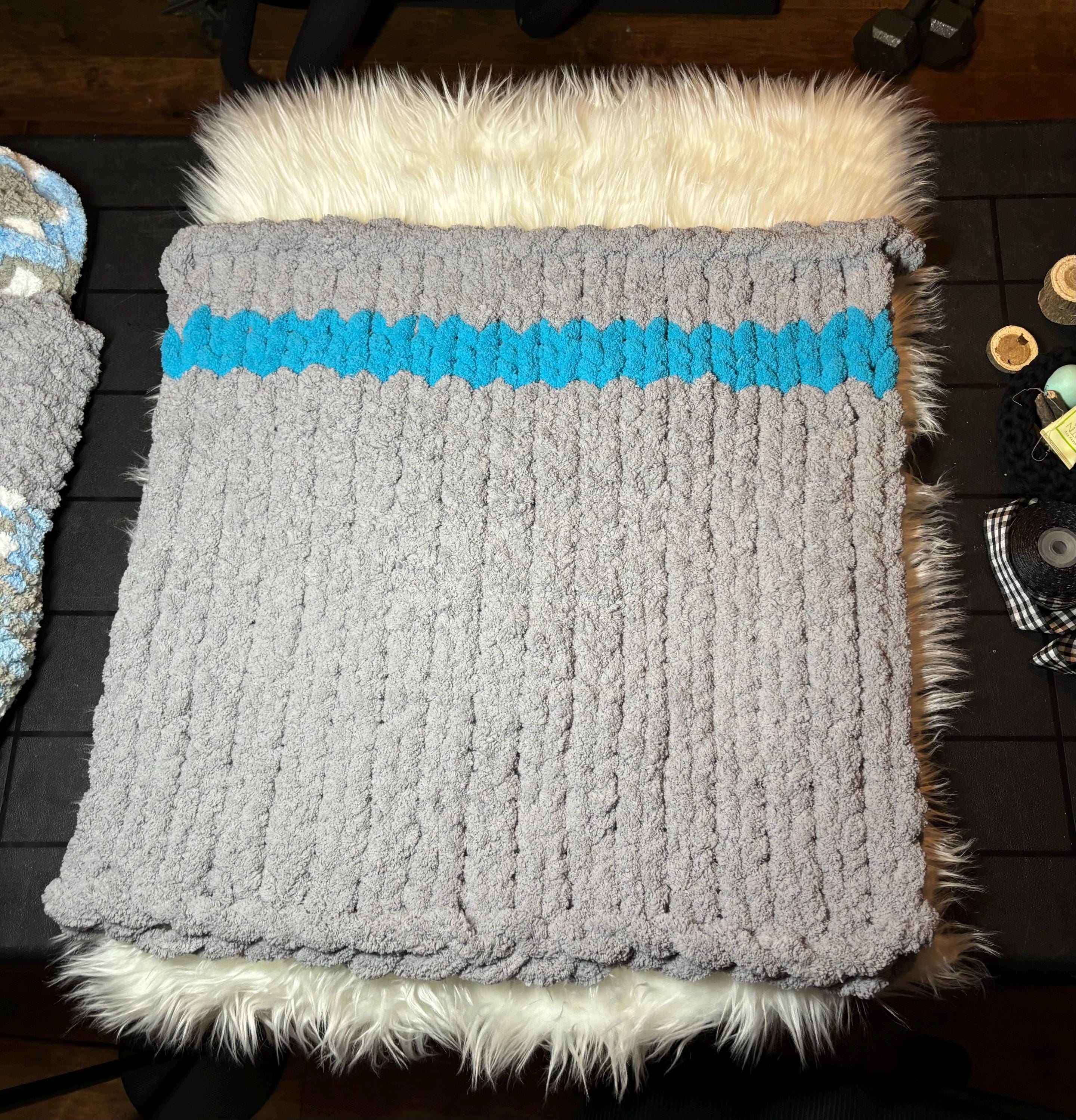 Hand knitted cat blankets hotsell