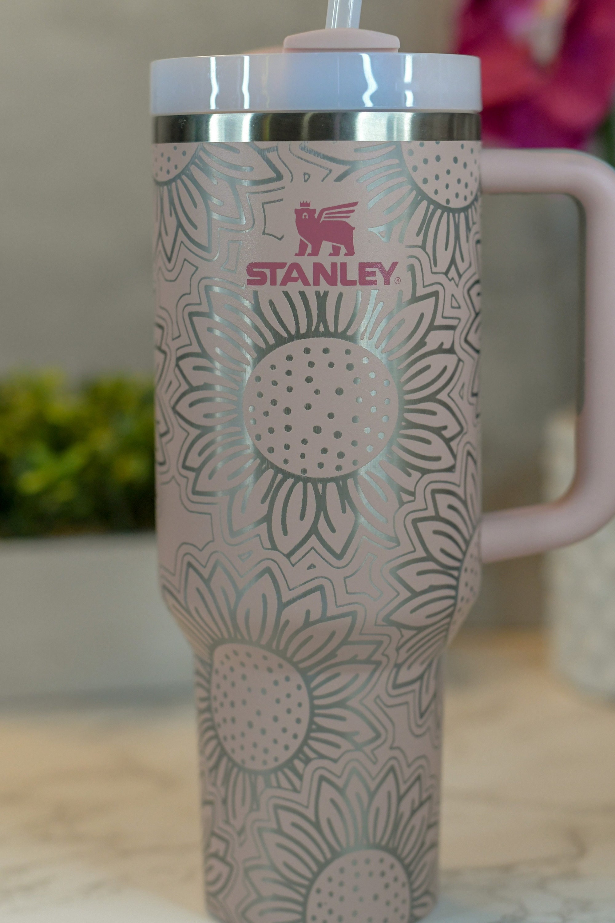 Stanley Christmas 40oz/1.1L Quengher H2.0 Tumbler With Handle