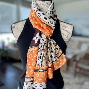 Women's Louis Vuitton Winter scarf, Luxury Stole