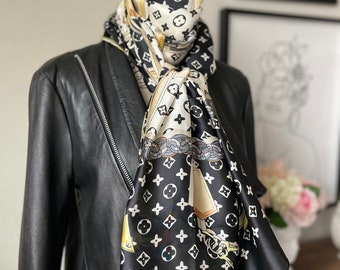 GUCCI LUXURY SCARF Stunning Floral Designed by V. Accornero 