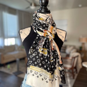 Louis Vuitton Lv monogram with belt design scarf