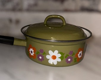 Vintage Midcentury Green Pot | Enamelware | Flower Power | Retro Kitchen | MCM Home