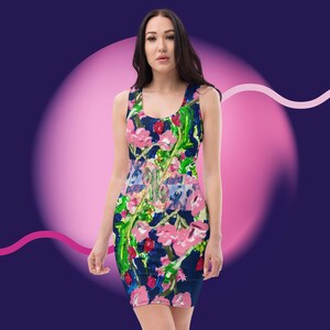 Vestido ajustado con reflejo de flores silvestres