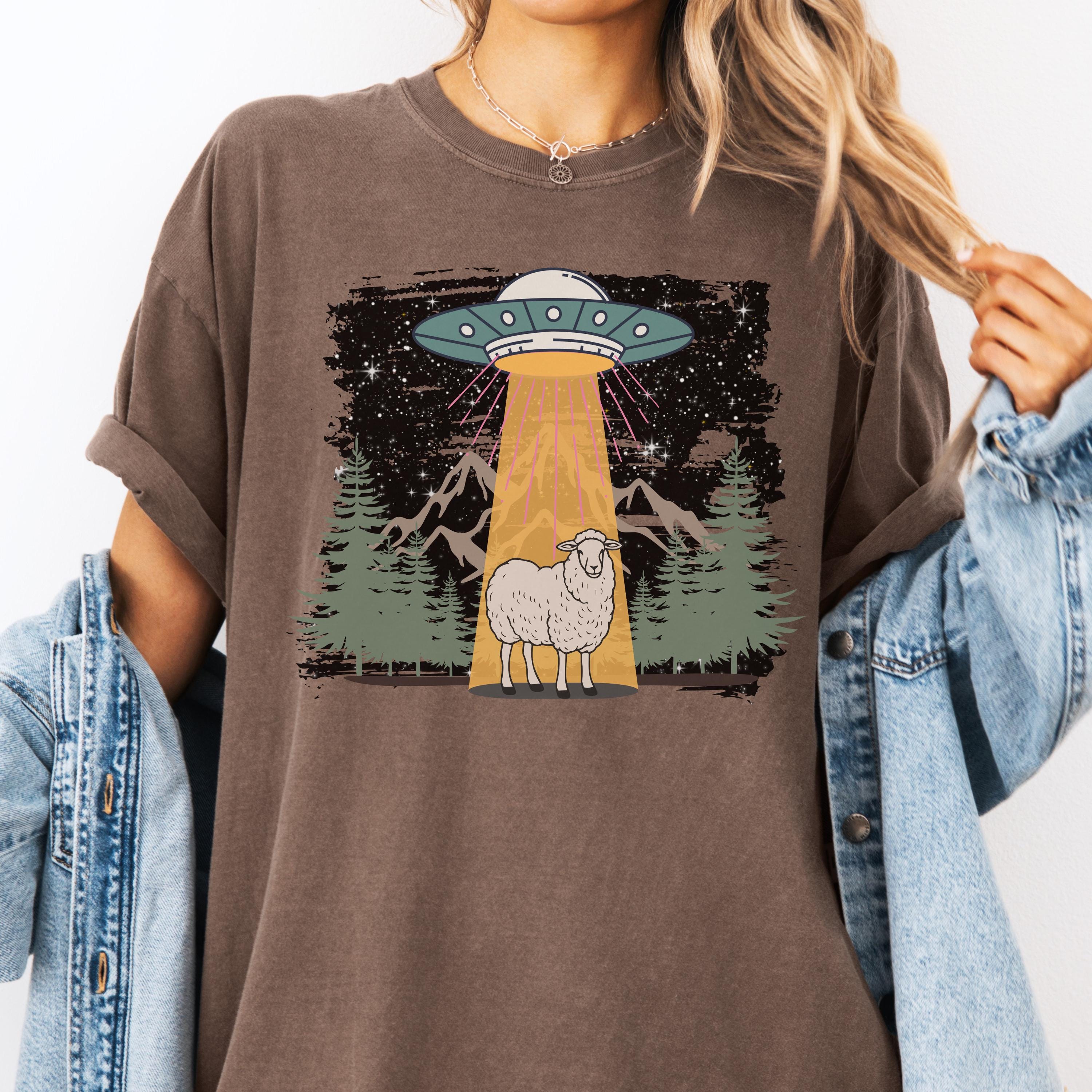 Alien Abduction, I Come in Peace, UFO Shirt, Sheep Tshirt, Flying ...