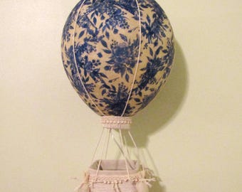 Indoor Hot-Air Balloon Lantern: Handmade Hanging Light