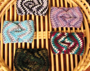 Knitted Coffee Cup Cozie: Acrylic Yarn for Hot/Iced Drinks