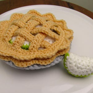 Crochet Apple Pie Pattern: Beginner-Friendly Play Food (PDF Digital Download)
