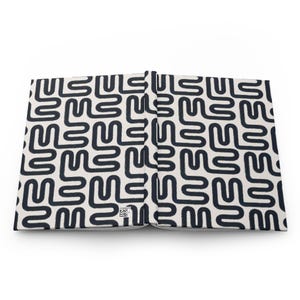 Cuaderno de tapa dura Winding Roads, diseño abstracto moderno con acabado mate. imagen 6